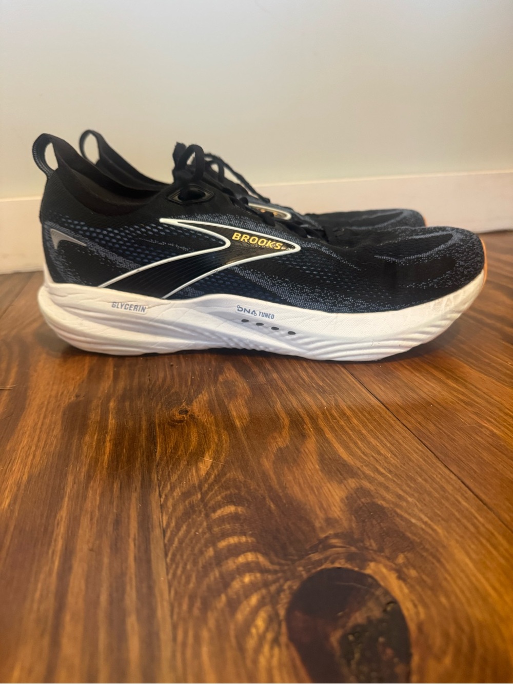 Brooks Men’s Glycerin Black and White Athletic Swim Shoes